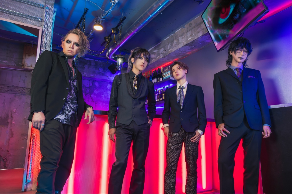 逆しまな歯車を仮面が嗤う。